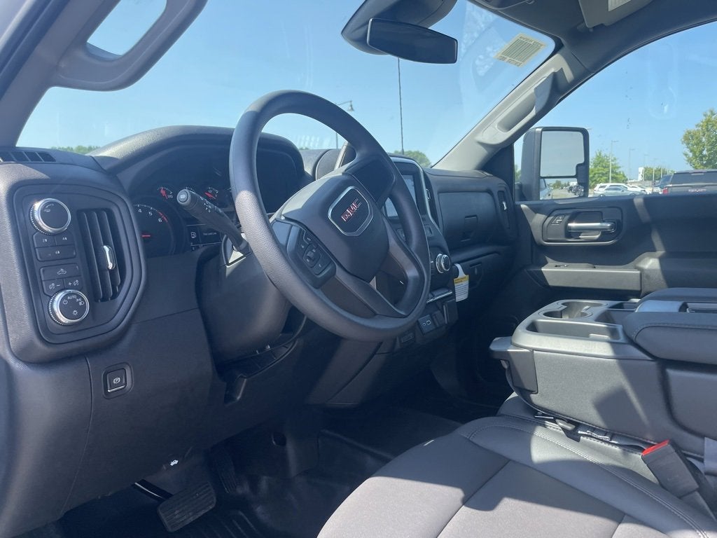 2025 GMC Sierra 2500 HD Pro