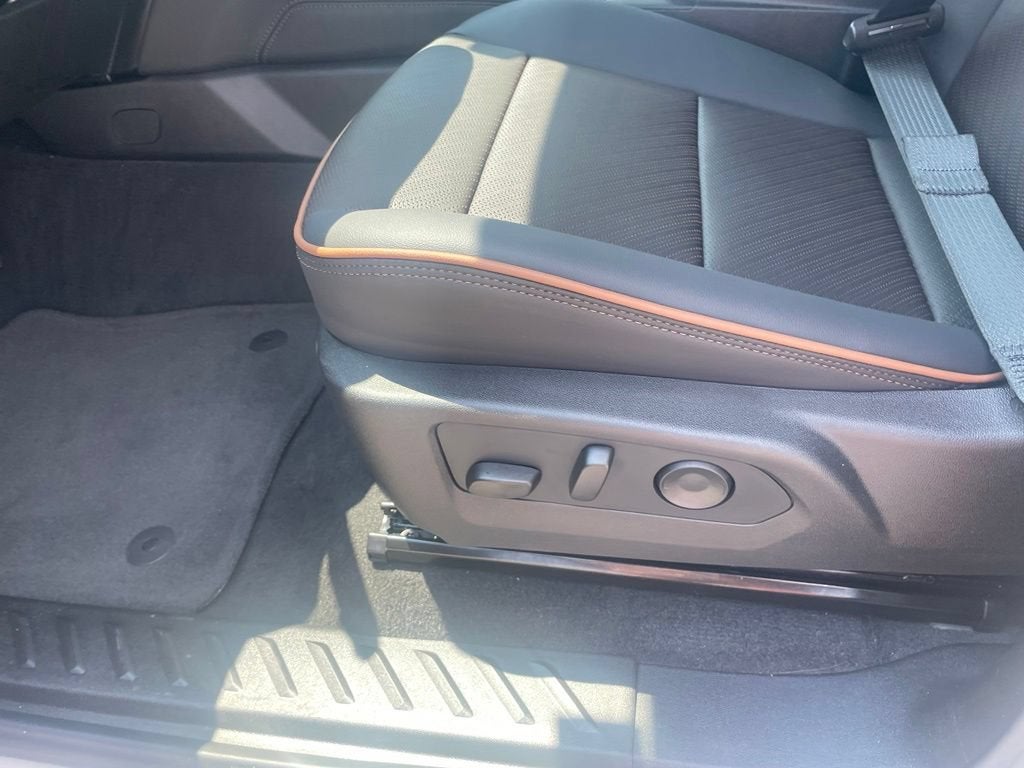 2026 GMC Canyon AT4 - Photo 10
