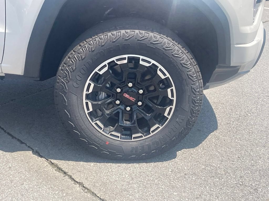 2026 GMC Canyon AT4 - Photo 31