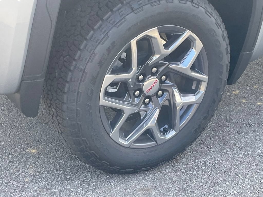 2026 GMC Sierra 1500 SLT - Photo 8