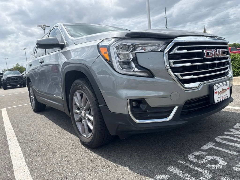 2023 GMC Terrain SLT