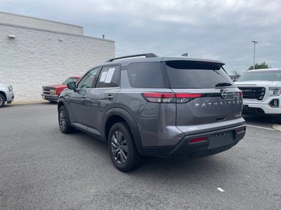 2024 Nissan Pathfinder SV
