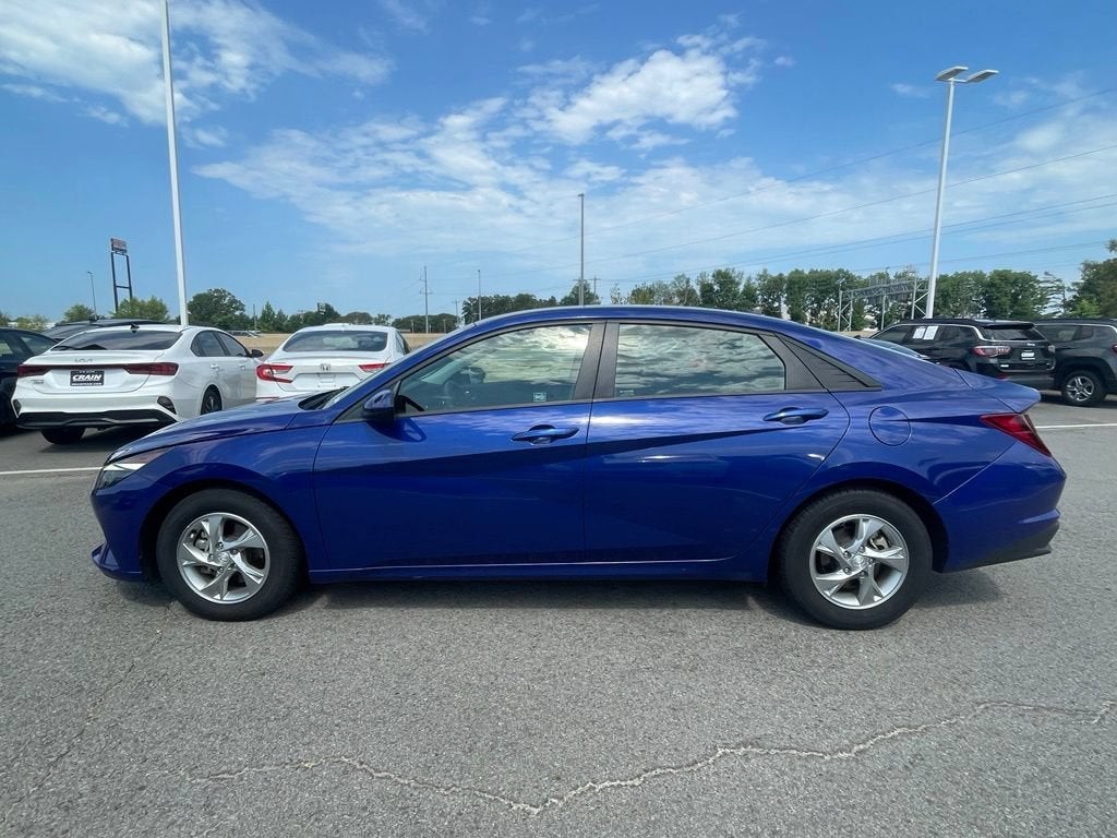 2022 Hyundai Elantra SE