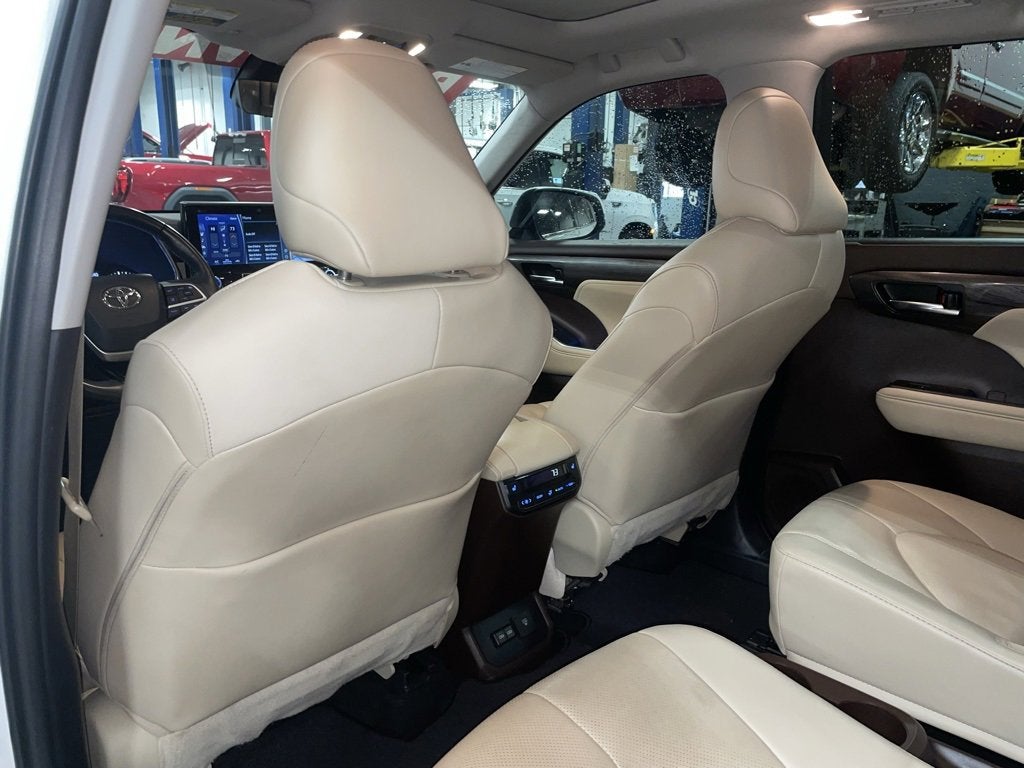2022 Toyota Highlander Platinum