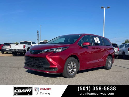 2025 Toyota Sienna LE