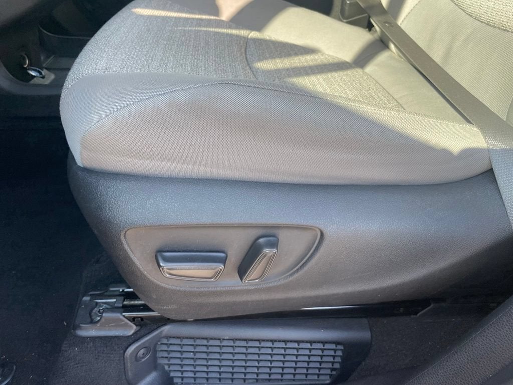 2025 Toyota Sienna LE