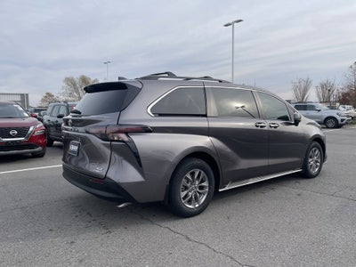 2024 Toyota Sienna XLE