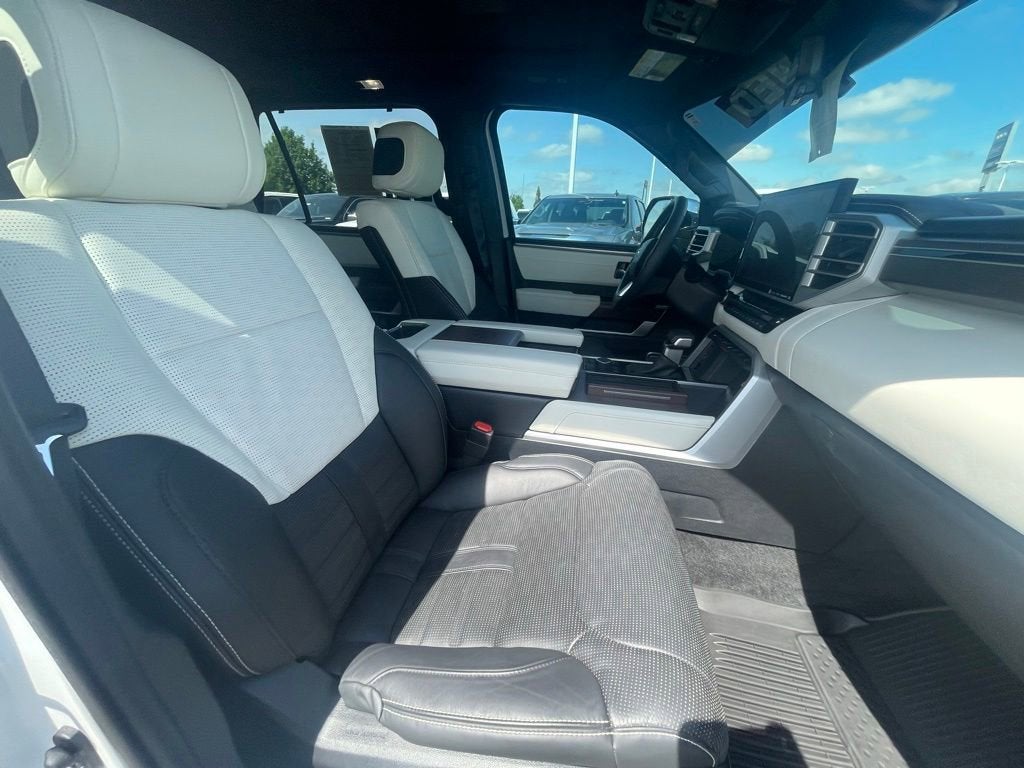 2024 Toyota Sequoia SR5