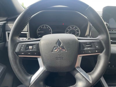 2022 Mitsubishi Outlander SE