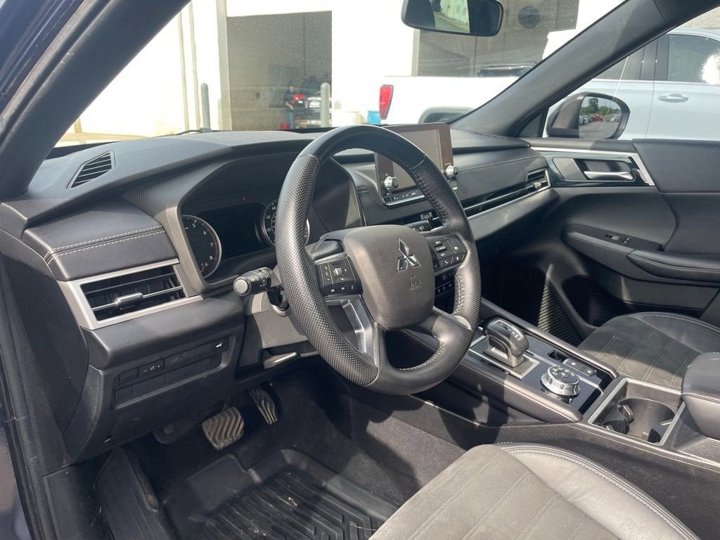 2022 Mitsubishi Outlander SE